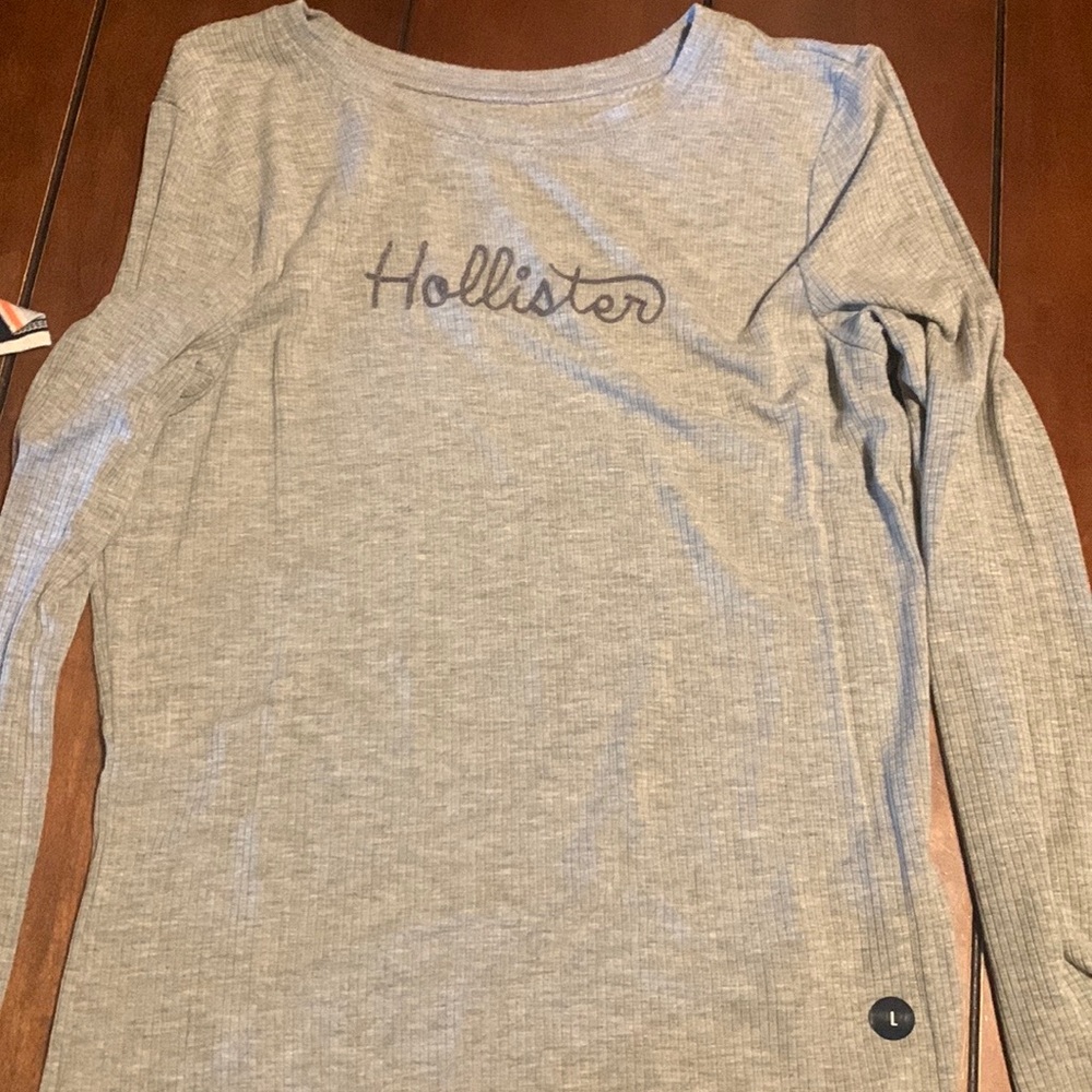 Never worn. Hollister Long Sleve